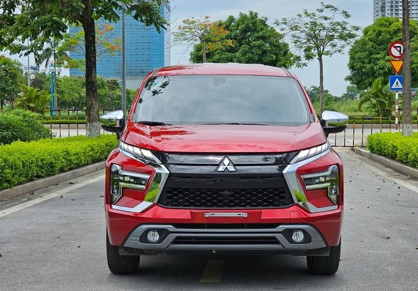 Giá Mitsubishi Xpander tháng 6 chỉ từ 555 triệu đồng, rẻ ngang tầm Vios