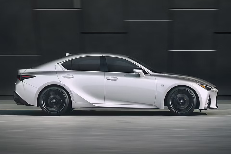 Lexus IS không còn trong danh mục sản phẩm ở Việt Nam