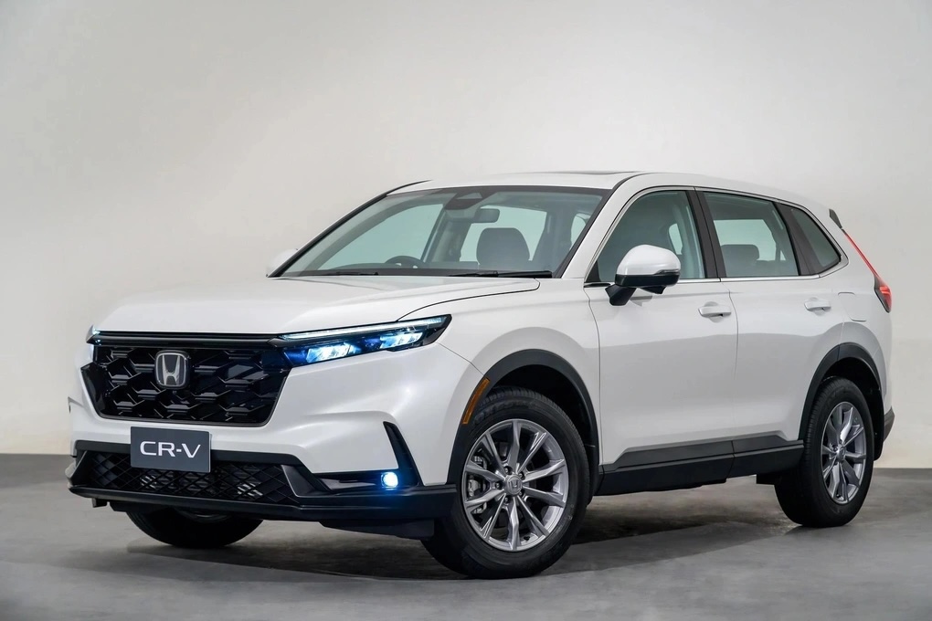 Honda áp dụng khuyến mãi cho hai bản CR-V là G và L với mức hỗ trợ lệ phí trước bạ là 100% và 50%. ẢNH: Honda